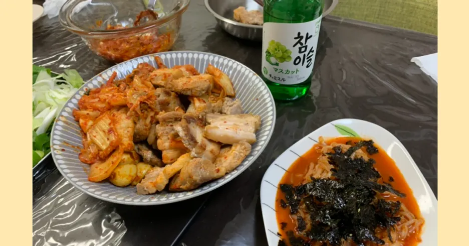 韓国料理パーティーで食べたいサムギョプサルとキムチナムルのセット