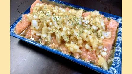 サーモンの醤油レモンソース