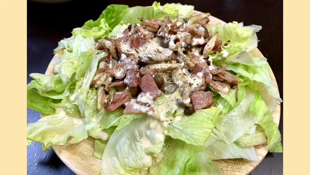 ベーコンとキノコの醤油マヨサラダ