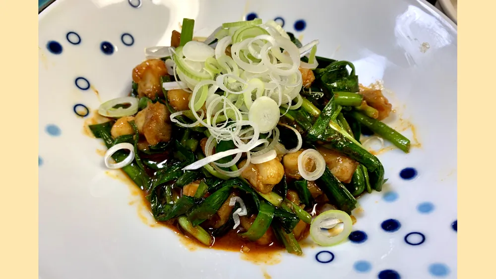 鶏軟骨とニラのコチュジャン炒め