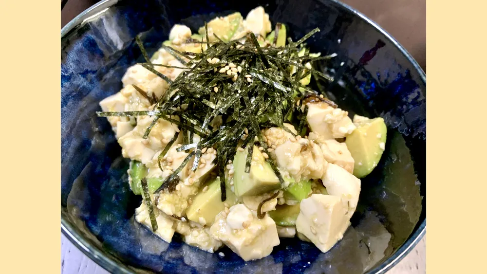 豆腐とアボカドの塩昆布和え