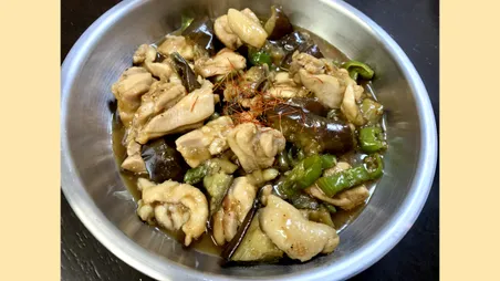 茄子とししとう、鶏ももの甘辛炒め