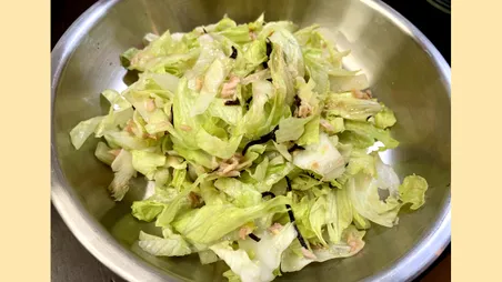 レタスとツナの塩昆布サラダ