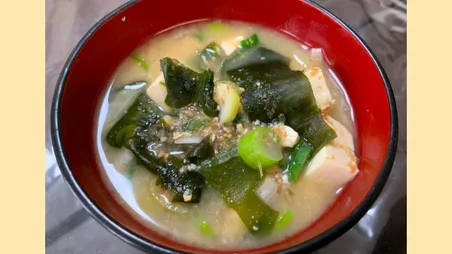 鰹出汁の効いた味噌汁