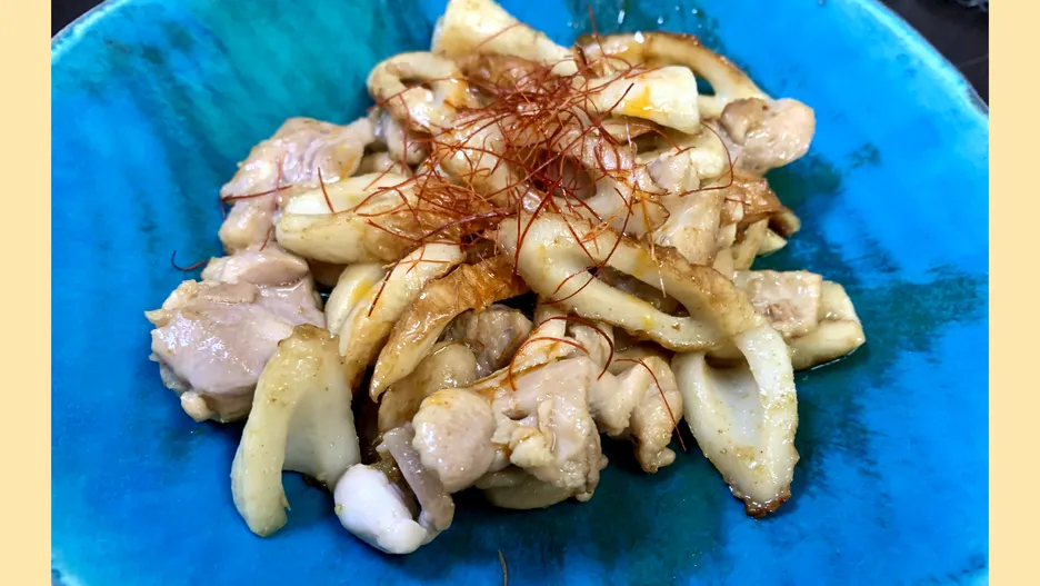 鶏ももと竹輪のピリ辛柚子胡椒炒め