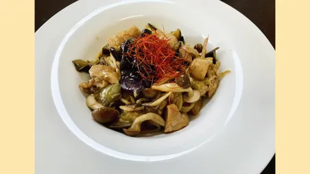 茄子と鶏もも肉のパスタ