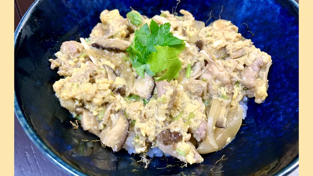 きのこたっぷり鶏せせりの親子丼