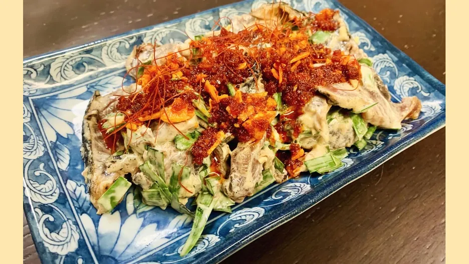 鰹と食べるラー油のピリ辛マヨ和え