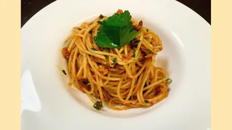 プッタネスカ風トマトとツナのパスタ