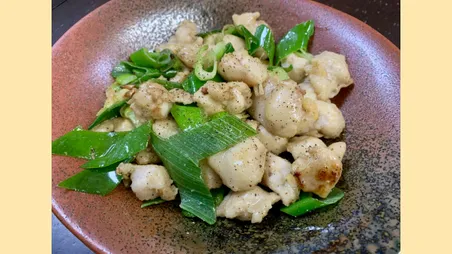 ぼんじりとネギの塩胡椒焼き