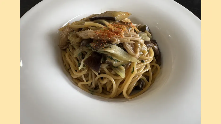 茄子の薬味たっぷりワンパン和風パスタ